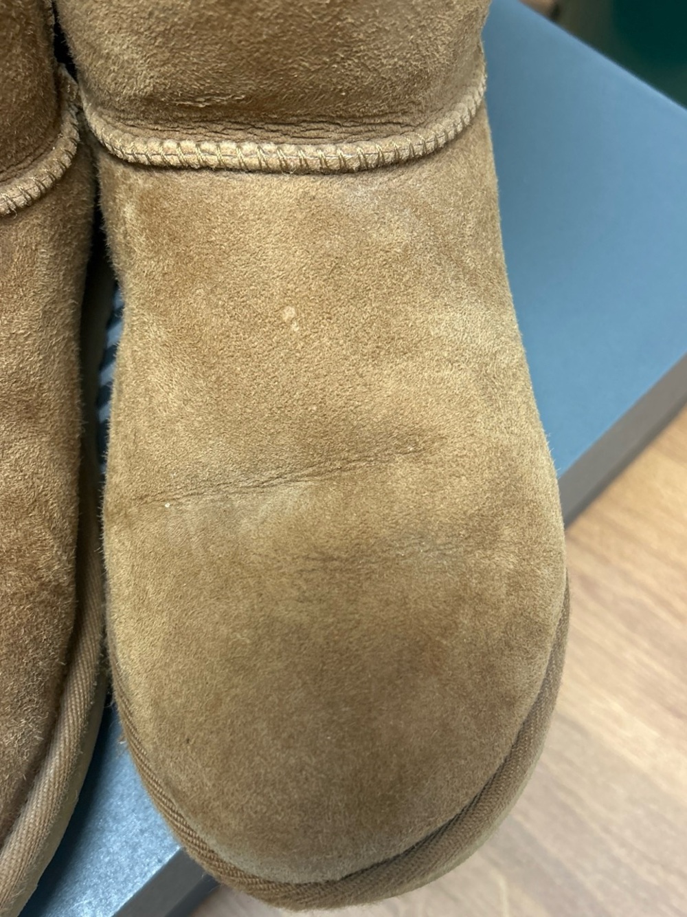 UGG chestnut boots - Picture 4 of 5